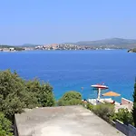 Family Friendly Seaside Razanj, - 10373 아파트