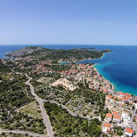 Family Friendly Seaside Razanj, - 10373 דירה *