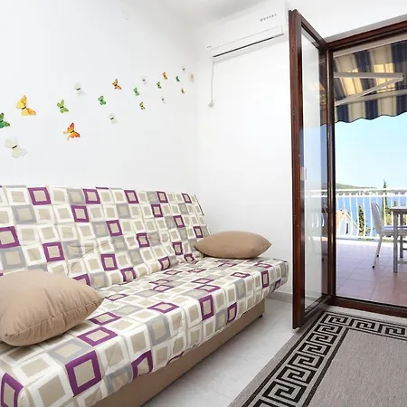 Family Friendly Seaside Razanj, Rogoznica - 10373
