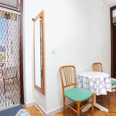 דירה Family Friendly Seaside Razanj, - 10373 רוגוזניצה