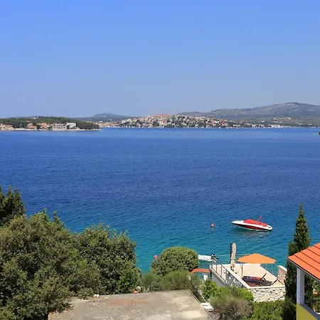 Family Friendly Seaside Razanj, - 10373 רוגוזניצה
