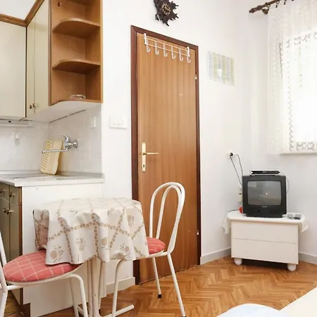 Family Friendly Seaside Razanj, - 10373 Rogoznica (Sibenik-Knin)