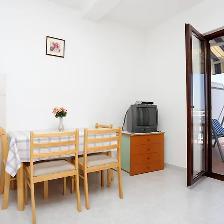Family Friendly Seaside Razanj, Rogoznica - 10373