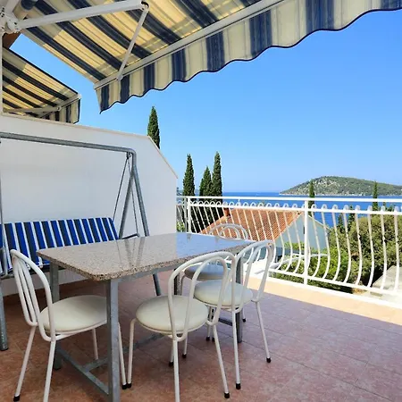 Family Friendly Seaside Razanj, - 10373 דירה