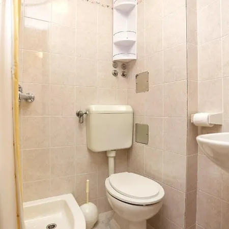 Family Friendly Seaside Razanj, - 10373 רוגוזניצה