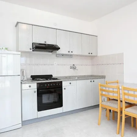 דירה Family Friendly Seaside Razanj, - 10373 *
