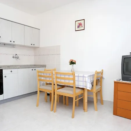 Family Friendly Seaside Razanj, - 10373 Daire Rogoznica (Sibenik-Knin)