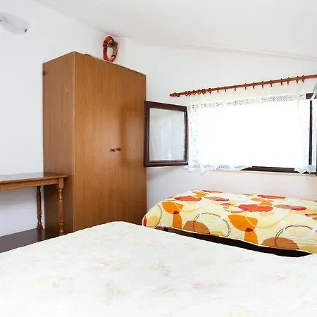דירה Family Friendly Seaside Razanj, - 10373 רוגוזניצה