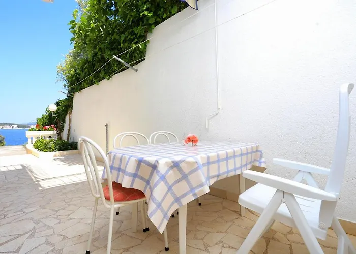 Appartement Family Friendly Seaside Razanj, - 10373 Rogoznica (Sibenik-Knin)