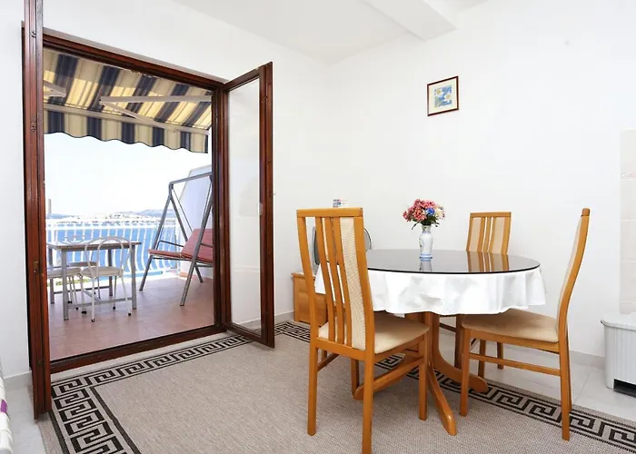 아파트 Family Friendly Seaside Razanj, - 10373