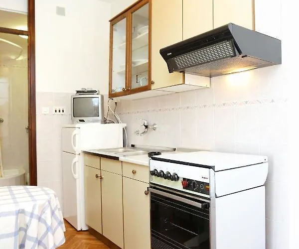 Family Friendly Seaside Razanj, - 10373 Rogoznica (Sibenik-Knin)