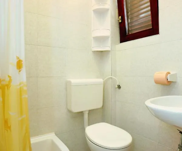 Appartement Family Friendly Seaside Razanj, - 10373 Rogoznica (Sibenik-Knin)