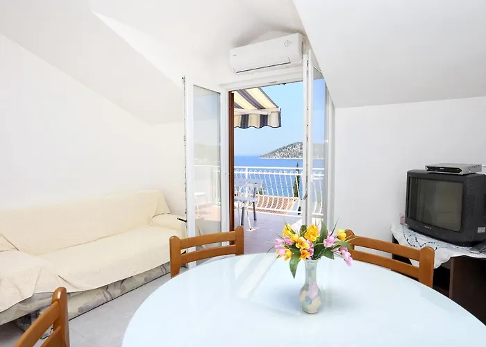 Family Friendly Seaside Razanj, - 10373 Rogoznica (Sibenik-Knin)