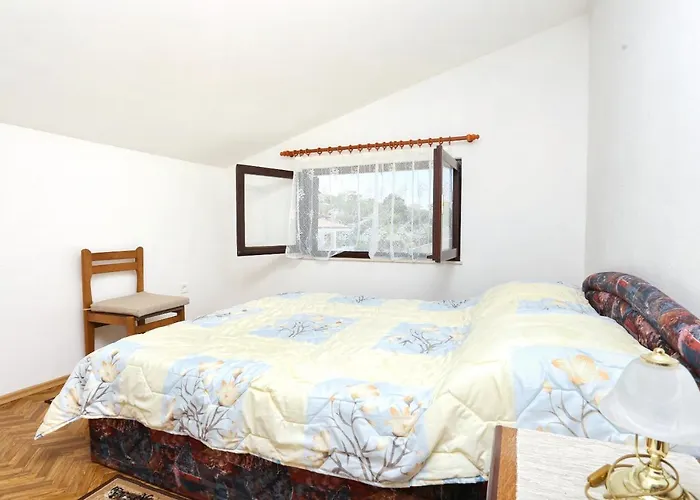 Family Friendly Seaside Razanj, - 10373 아파트