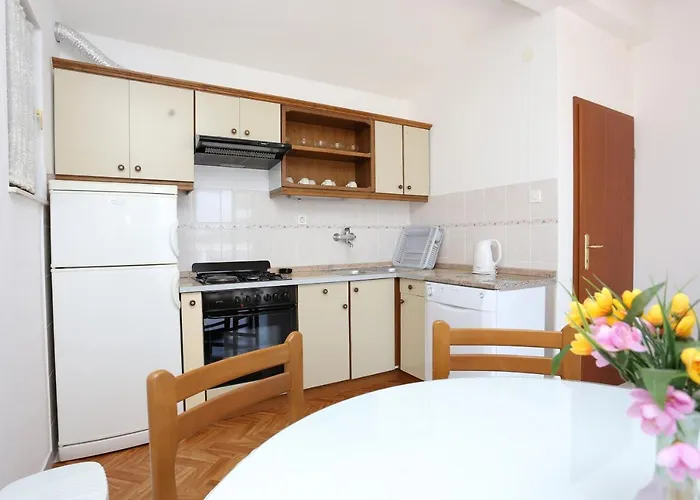 Family Friendly Seaside Razanj, - 10373 Rogoznica (Sibenik-Knin)