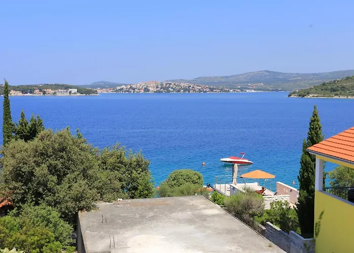 Family Friendly Seaside Razanj, - 10373 아파트