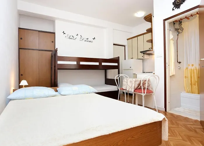 Family Friendly Seaside Razanj, - 10373 Appartement *